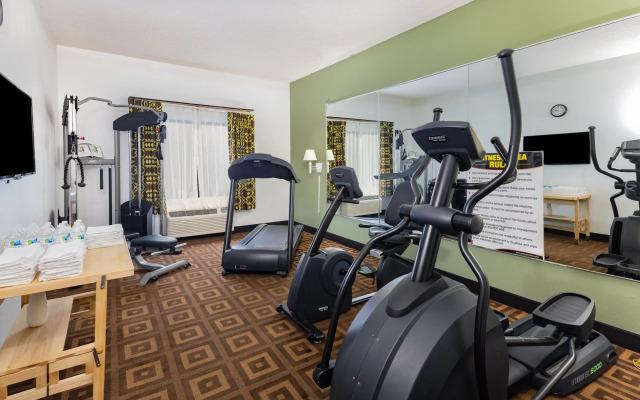 Travelodge by Wyndham Knoxville East