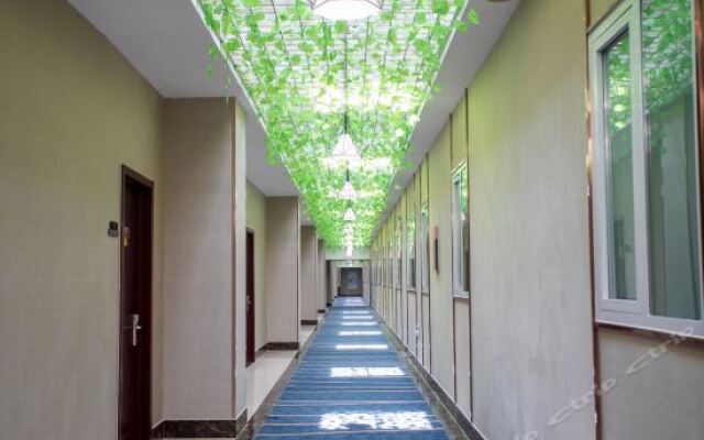 Starway Hotel (Wuxi Huishan District Tianyi Square