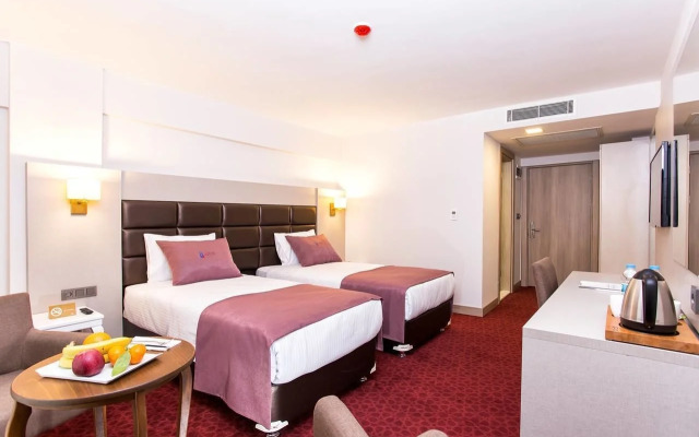 Perla Arya Hotel