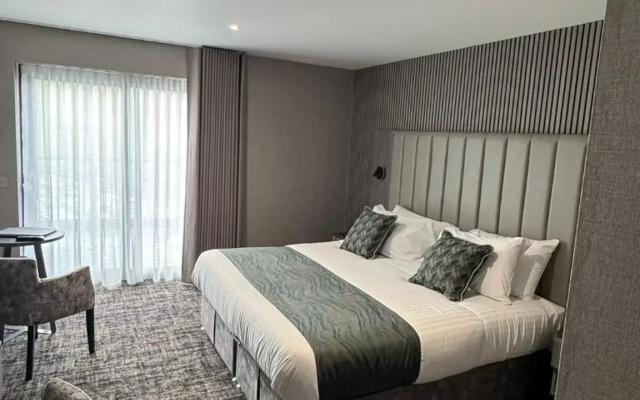 The Knowes Hotel & Restaurant