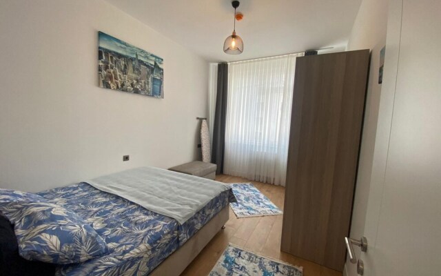 Business-friendly Residence Flat in Fikirtepe