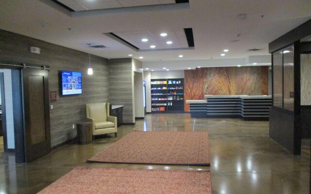 Best Western Plus Lakeview Hotel