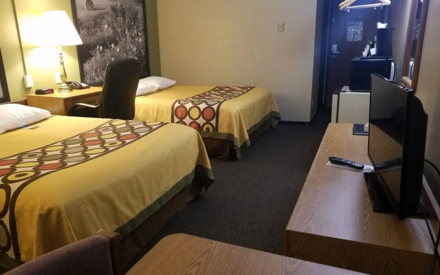 Super 8 By Wyndham Milbank