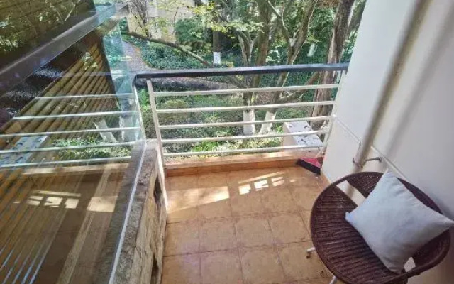 Anning Hot Spring Longjing Homestay