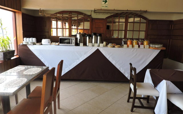 Epiqus Hotel