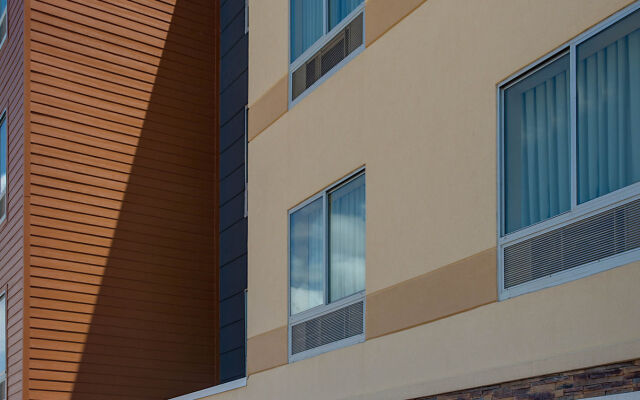 Fairfield Inn & Suites Dallas West/i-30