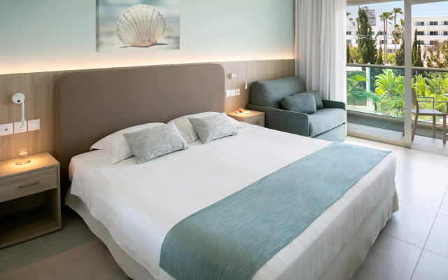 Asterias Beach Hotel