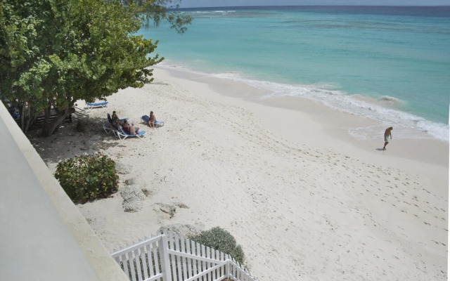 Beautiful Three Bedroom Beachfront Villa