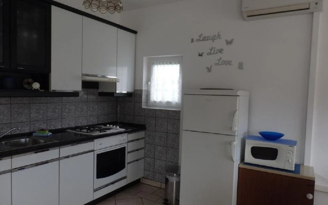 Suzy - 80m From the sea - A2 Četvorka