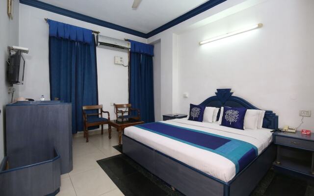 OYO 9985 Hotel Sekhon Grand