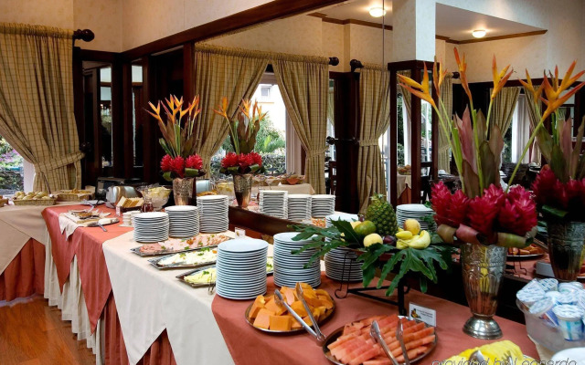 Apartotel & Suites Villas del Rio
