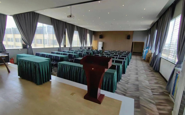 Huangzhicheng Hotel (Kunming Century City Dadu Motian Branch)