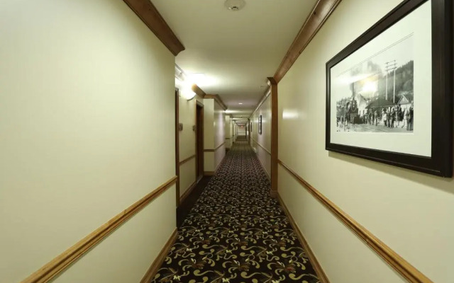 Days Inn by Wyndham Surrey Hotel