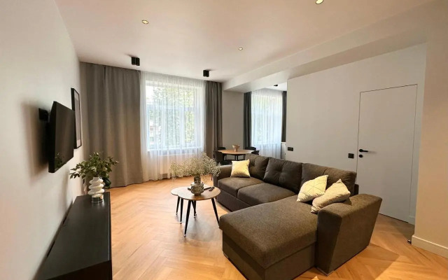 Silver Apartment