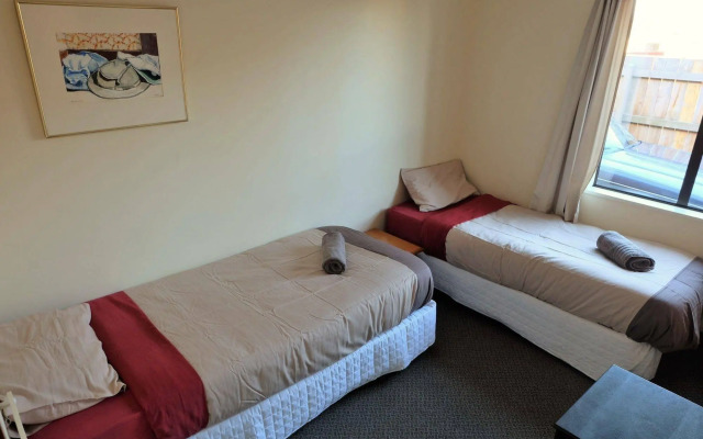 Snow Denn Lodge - Hostel