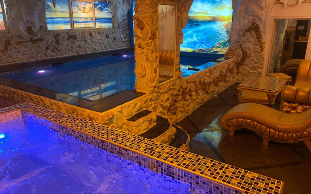 Bali Colosseum Hotel