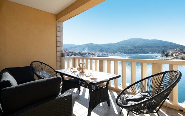 Captivating Apartment in Vela Luka With Balcony