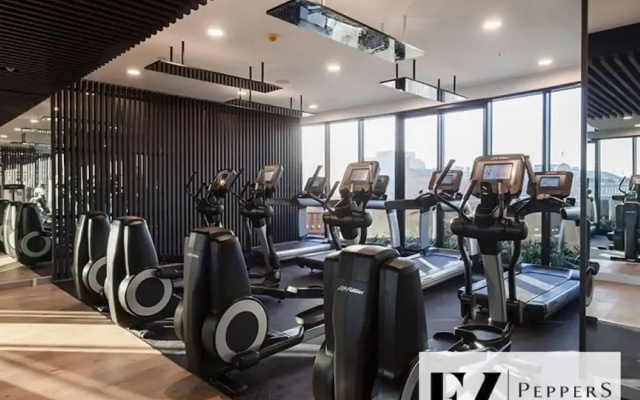 Fortitude Valley 3-bed, Top Floor + Bridge View