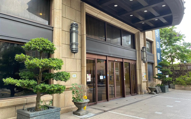 Hotel June