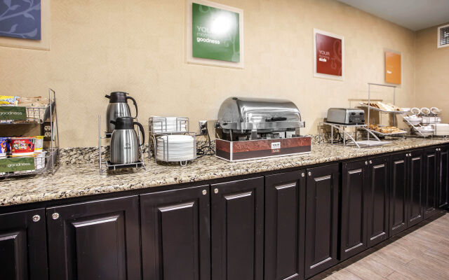 Comfort Suites near Route 66