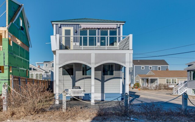 Wells Beach House w/ Ocean-view Deck