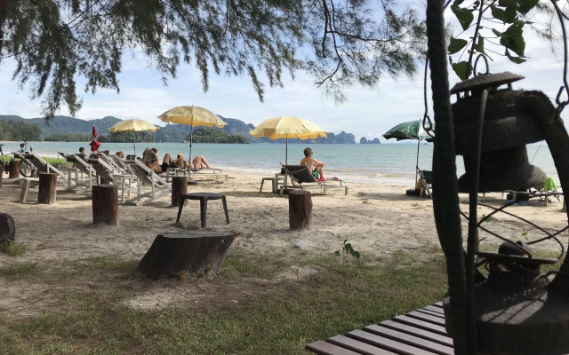 J2B Beach Bungalows