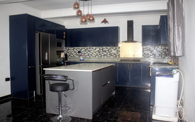 Exclusive Villa in 5 Hideout East Legon