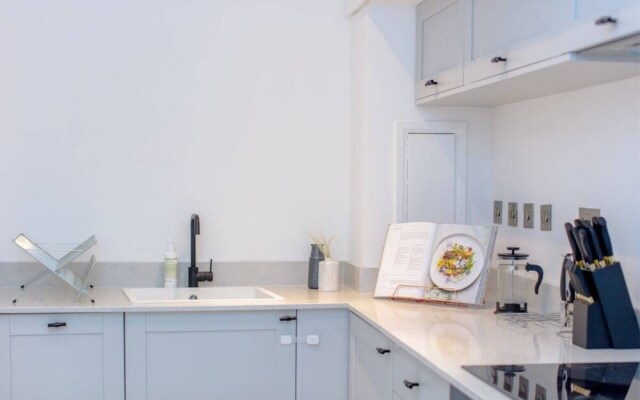 The Parliament View Place - Modern and Bright 3bdr Flat