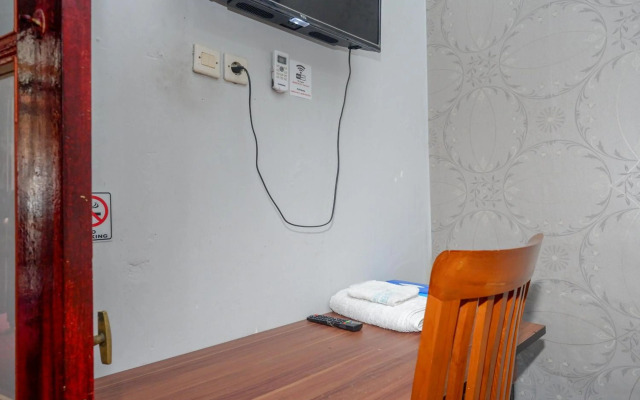 RedDoorz At Golden Inn Tugu Yogyakarta