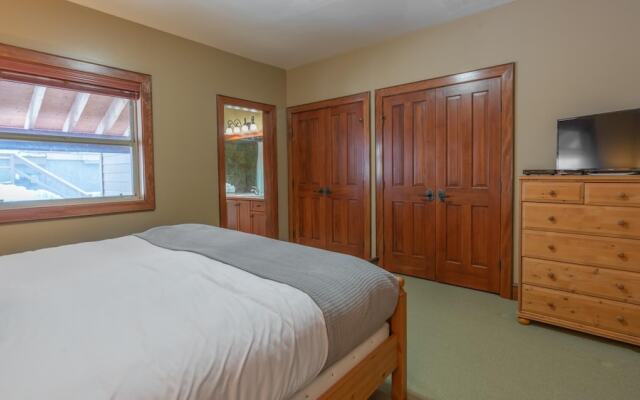 Mountain Time-spacious, Private Hot Tub,great View