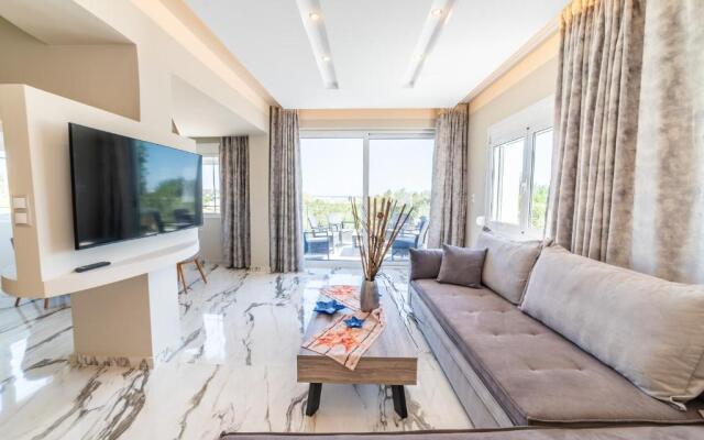 Thomas Villa Hersonissos - Private Pool - Sleeps 6