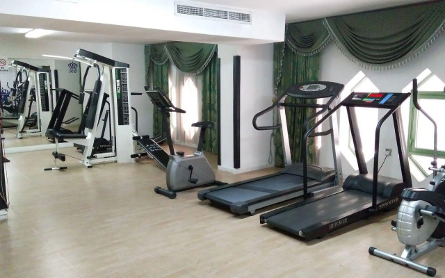 Royal Crown Hotel & Suites