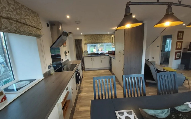 Bluebell House 5 Star Luxury 4 Bdrms and hot tub