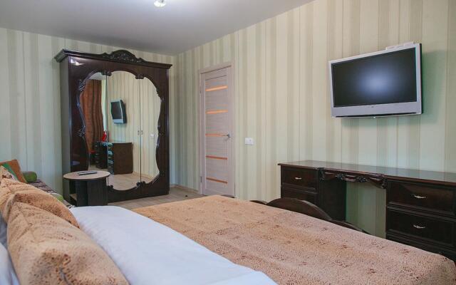 Пять Звёзд в Советском 9/1