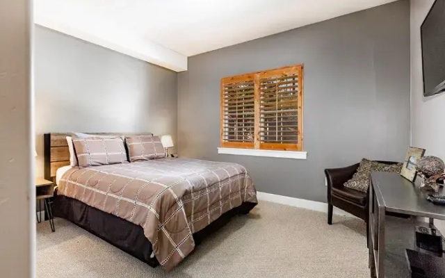 All Seasons Resort Lodging-Bear Hollow Village