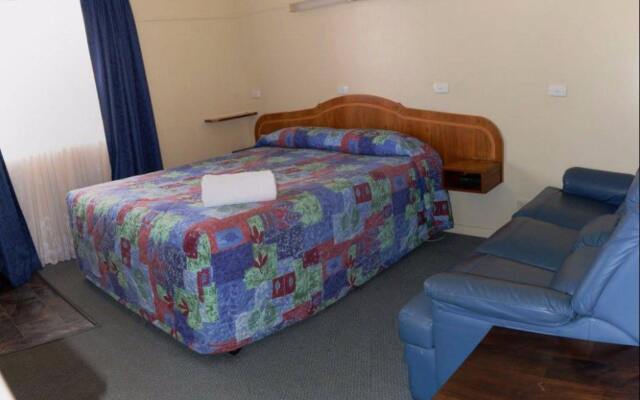 Ardeanal Motel West Wyalong