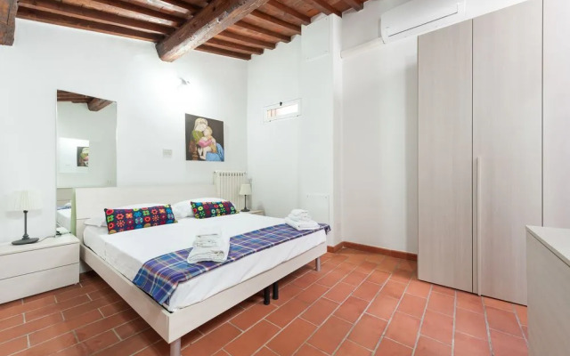 Short-let Florence Apartment Parione