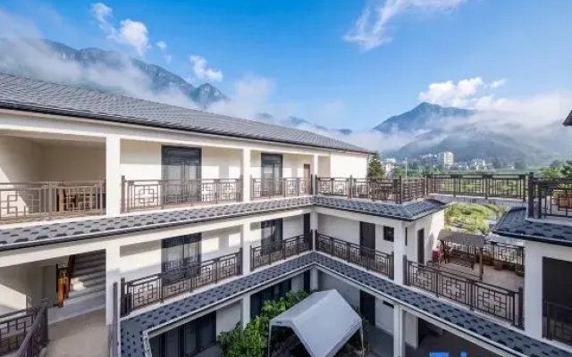 Panzhou Wumeng Grand Prairie Yunxi Yashe Homestay