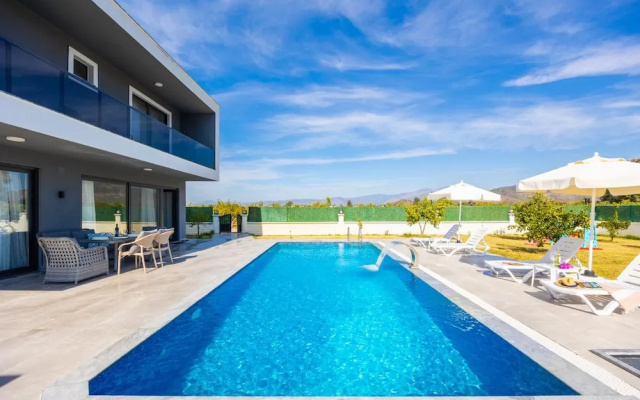 Villa Grand Yasar 1 With 4 Bedrooms and 4 Bathrooms