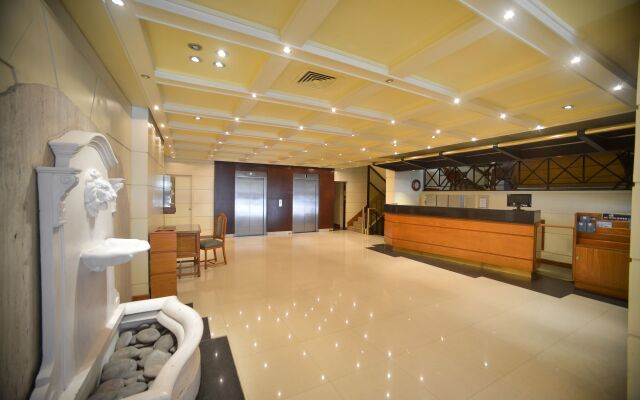 Hotel Versailles