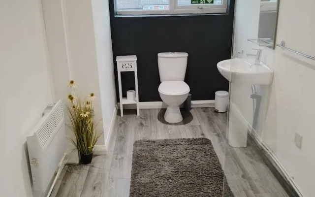 Immaculate 4-bed Apartment in Liverpool