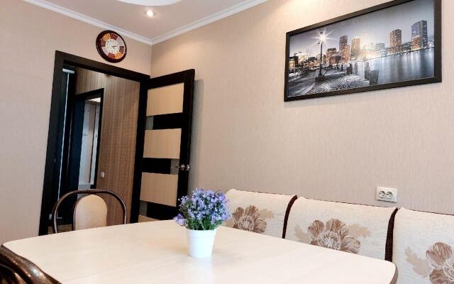 Шарман на бульваре Киевский