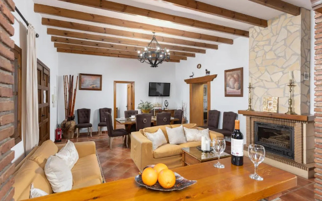 Villa Flores At Home