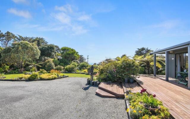 Upepo - The Garden Room - Cape Foulwind Studio