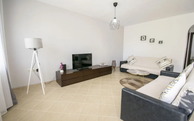 Violeta Apartment by Rentalspro