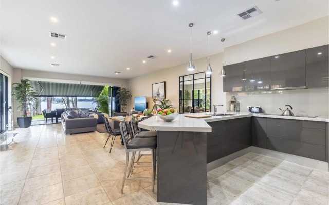 'Ambience on the Waterfront', 14 Danalene Pd - Prestige waterfront property