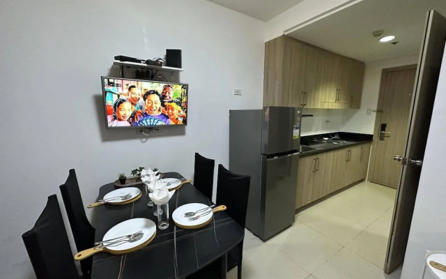 Shore Residences Stays by PBYY