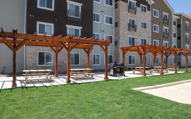 Soka Suites Dallas - Las Colinas