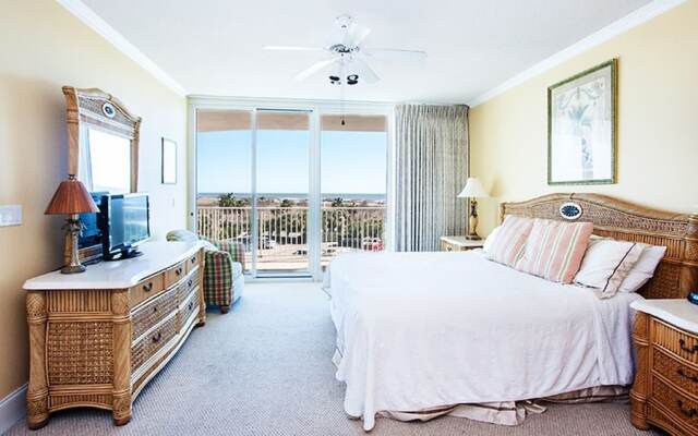 Crb0311 3 Bedroom Condo