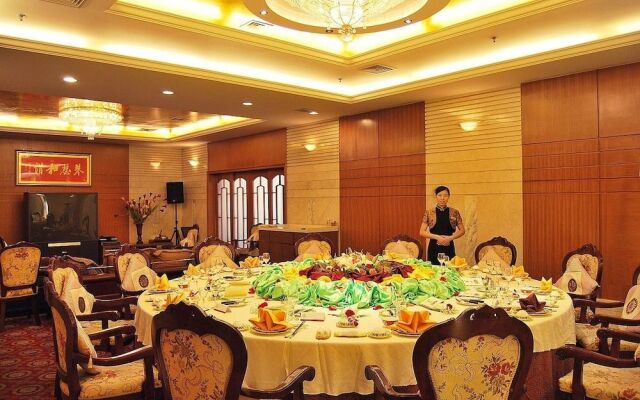 Shandong Yizheng Hotel